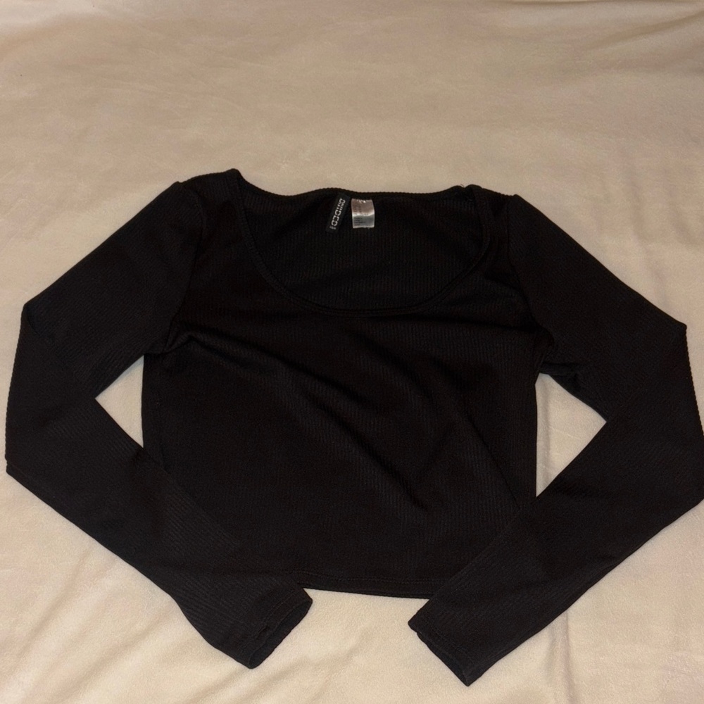 H&M Black Ribbed Long Sleeve Crop Top